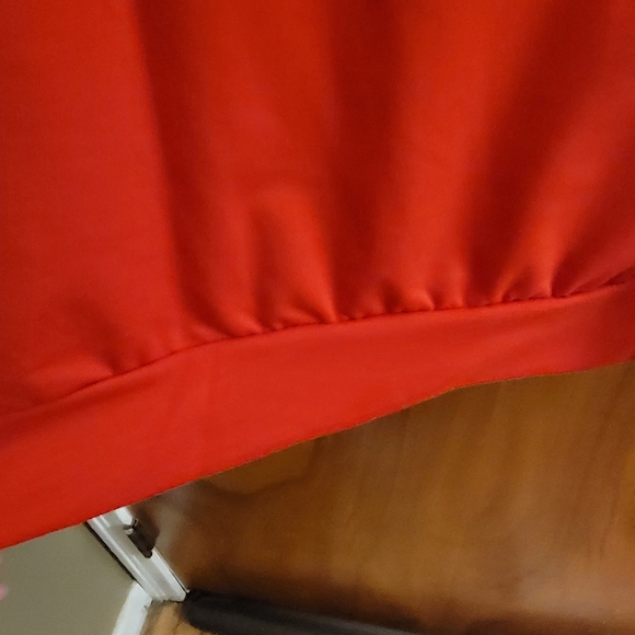 Red Faith Graphic Sweatshirt - Picture 4 of 9